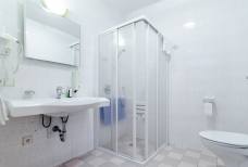 Badezimmer 115